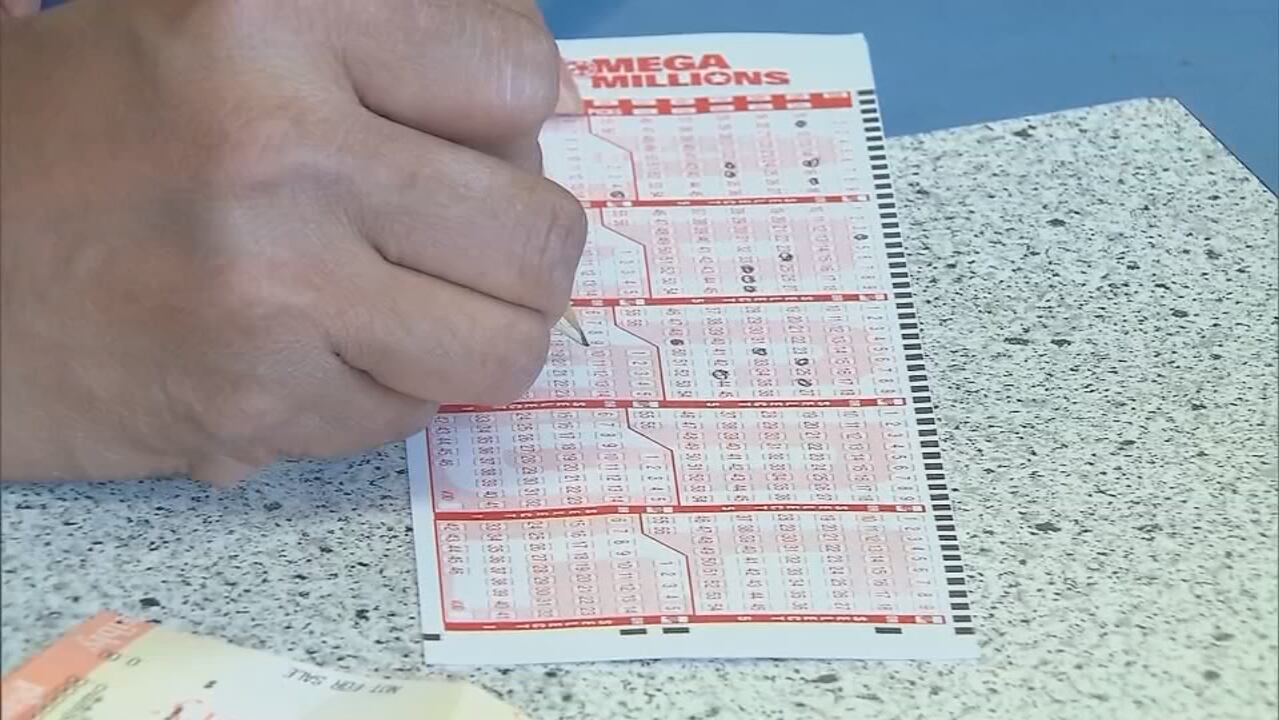 232 million discount lotto winner
