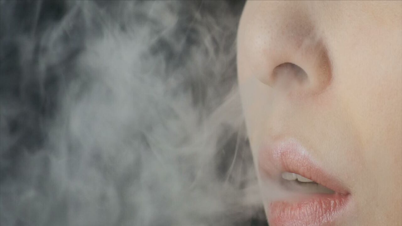 Florida seizes nearly 900 illegal vapes - WFTV